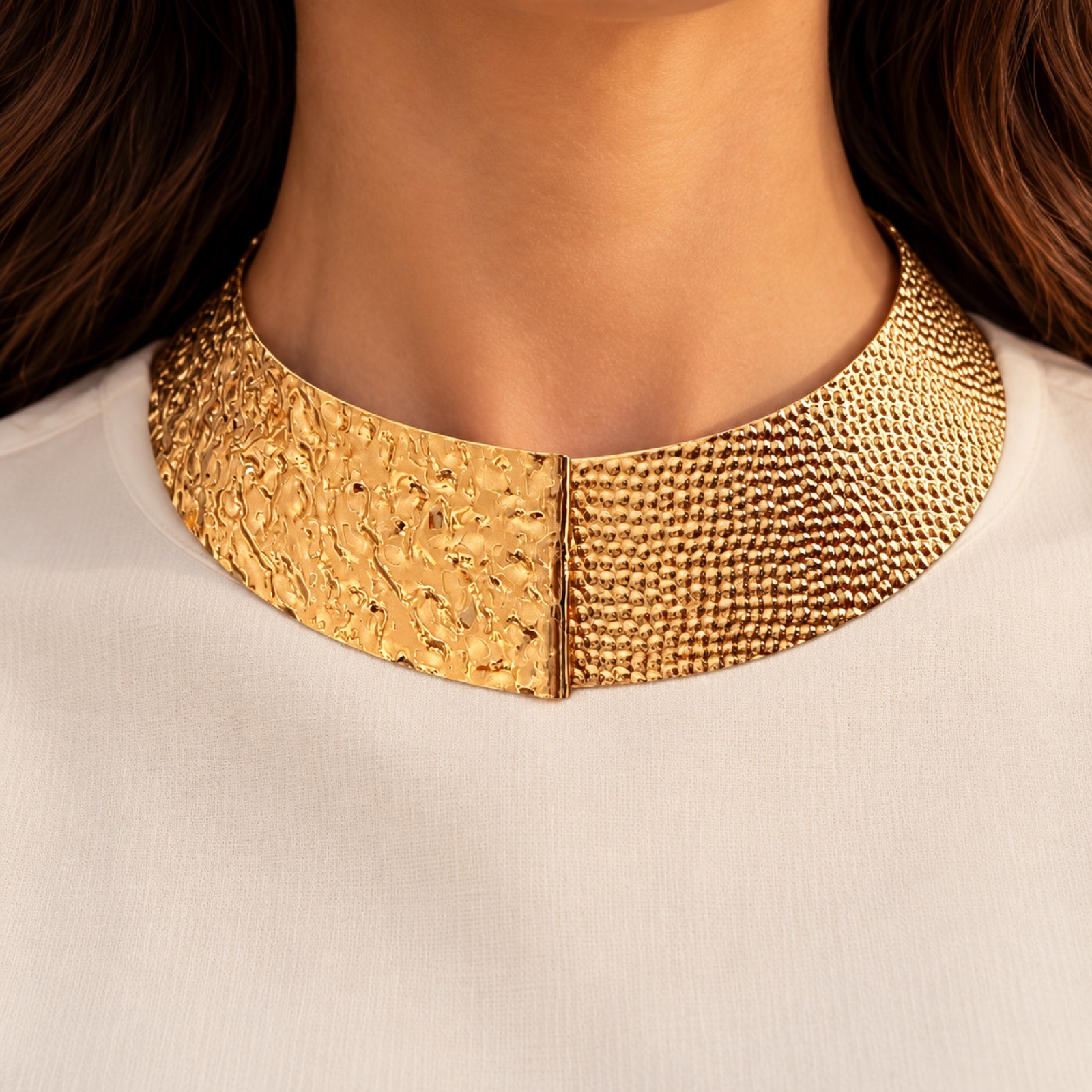 Saba, close view of the jewellery on the model, campaign portrait